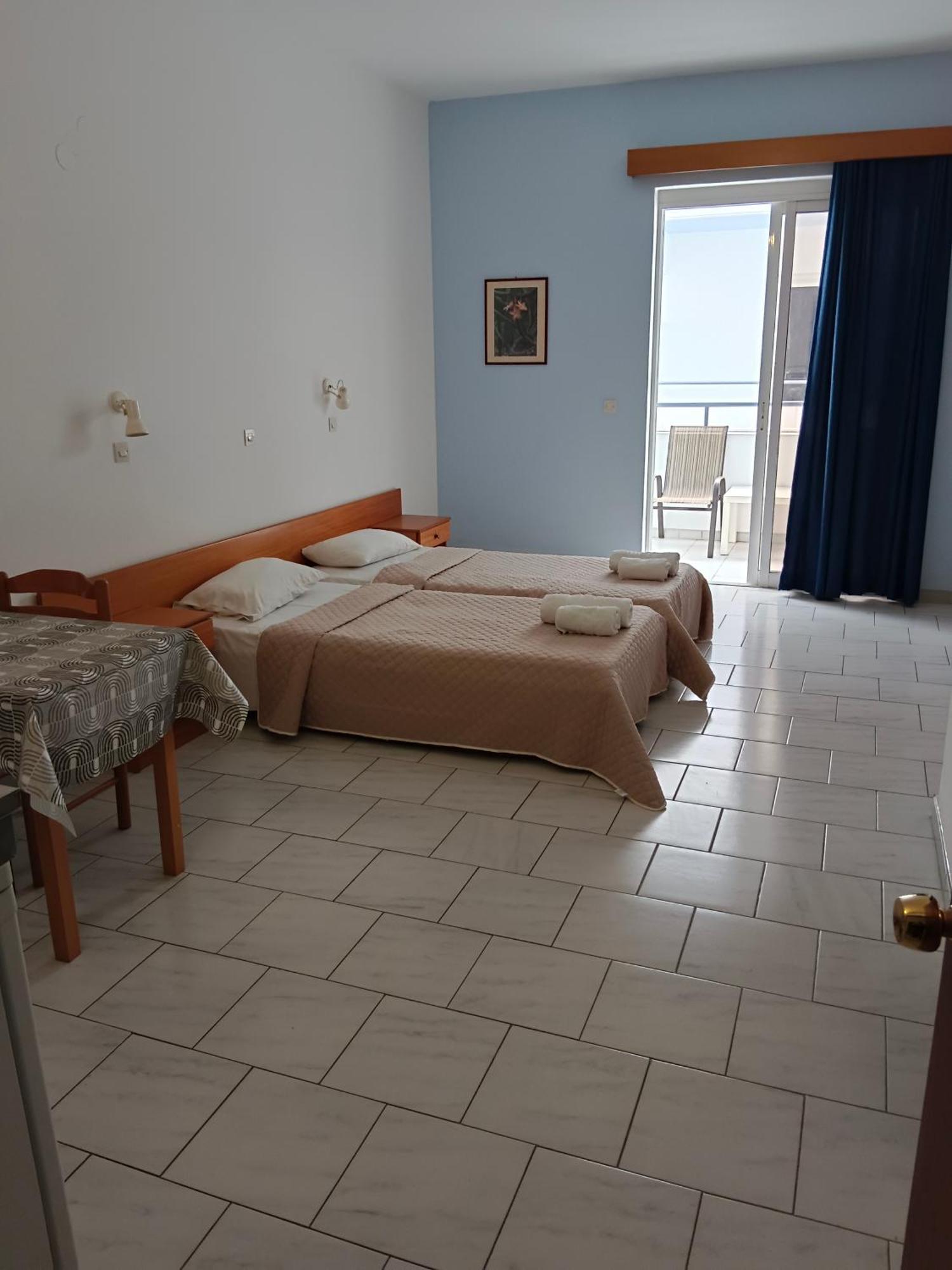 Pyrgos Hotel Apartments Кремасті Екстер'єр фото