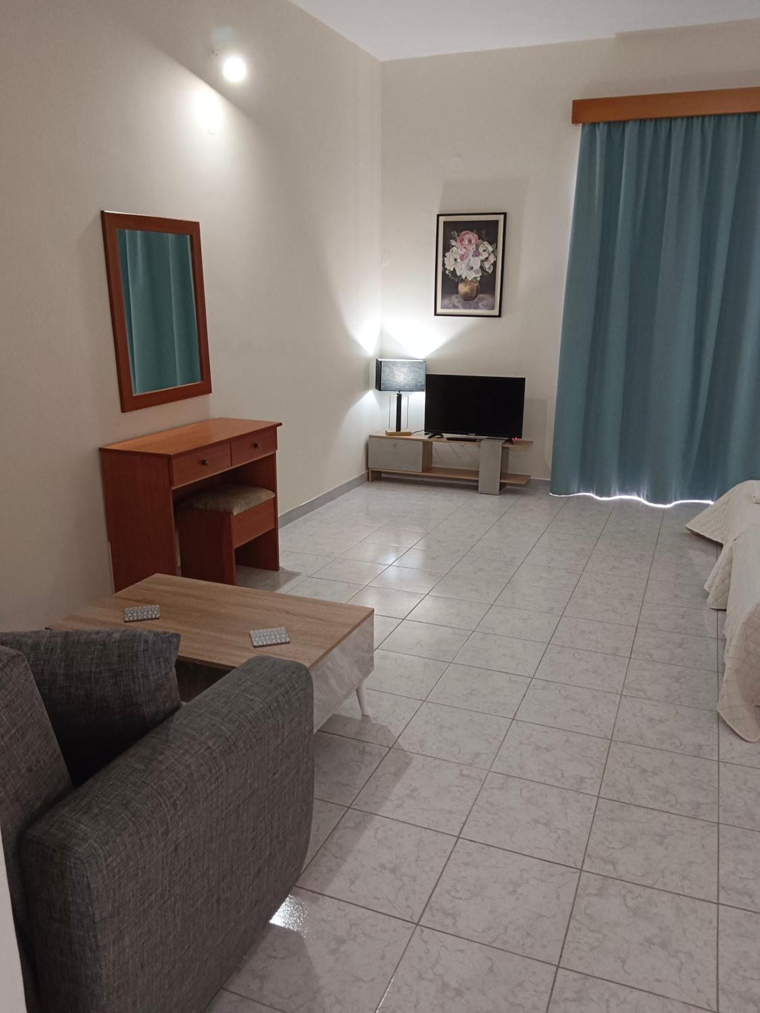 Pyrgos Hotel Apartments Кремасті Екстер'єр фото