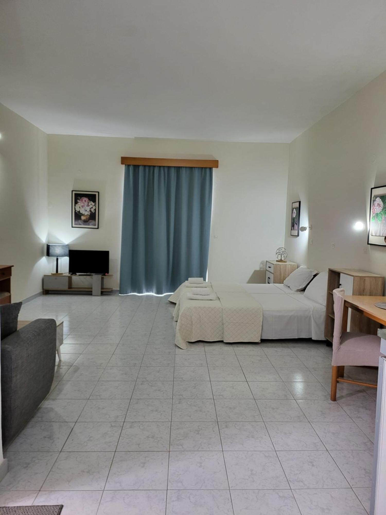 Pyrgos Hotel Apartments Кремасті Екстер'єр фото