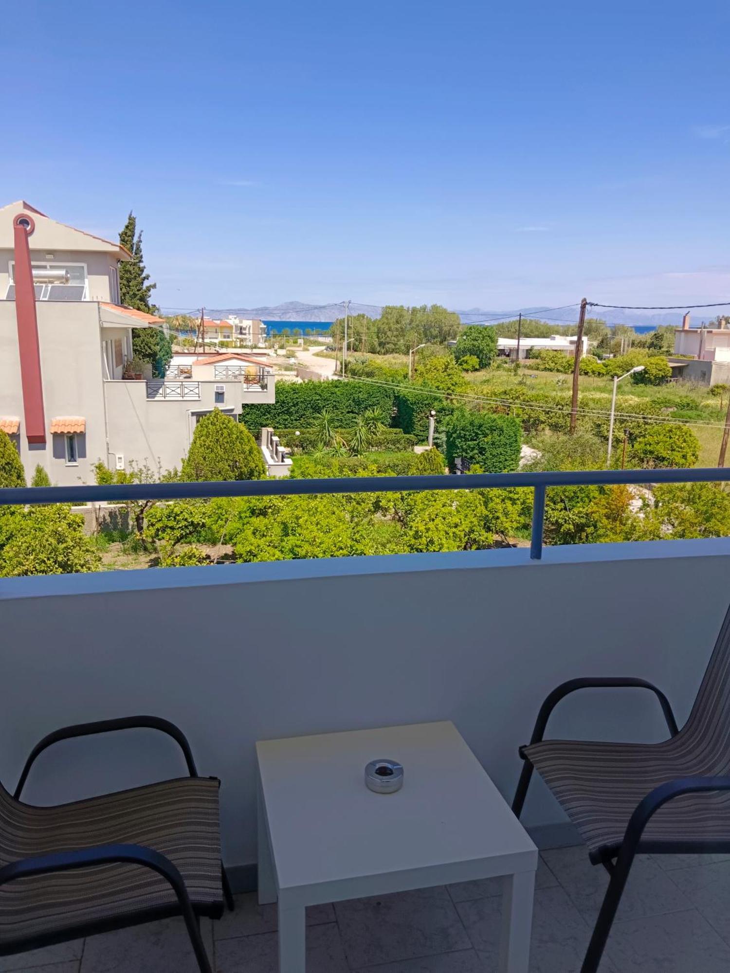 Pyrgos Hotel Apartments Кремасті Екстер'єр фото