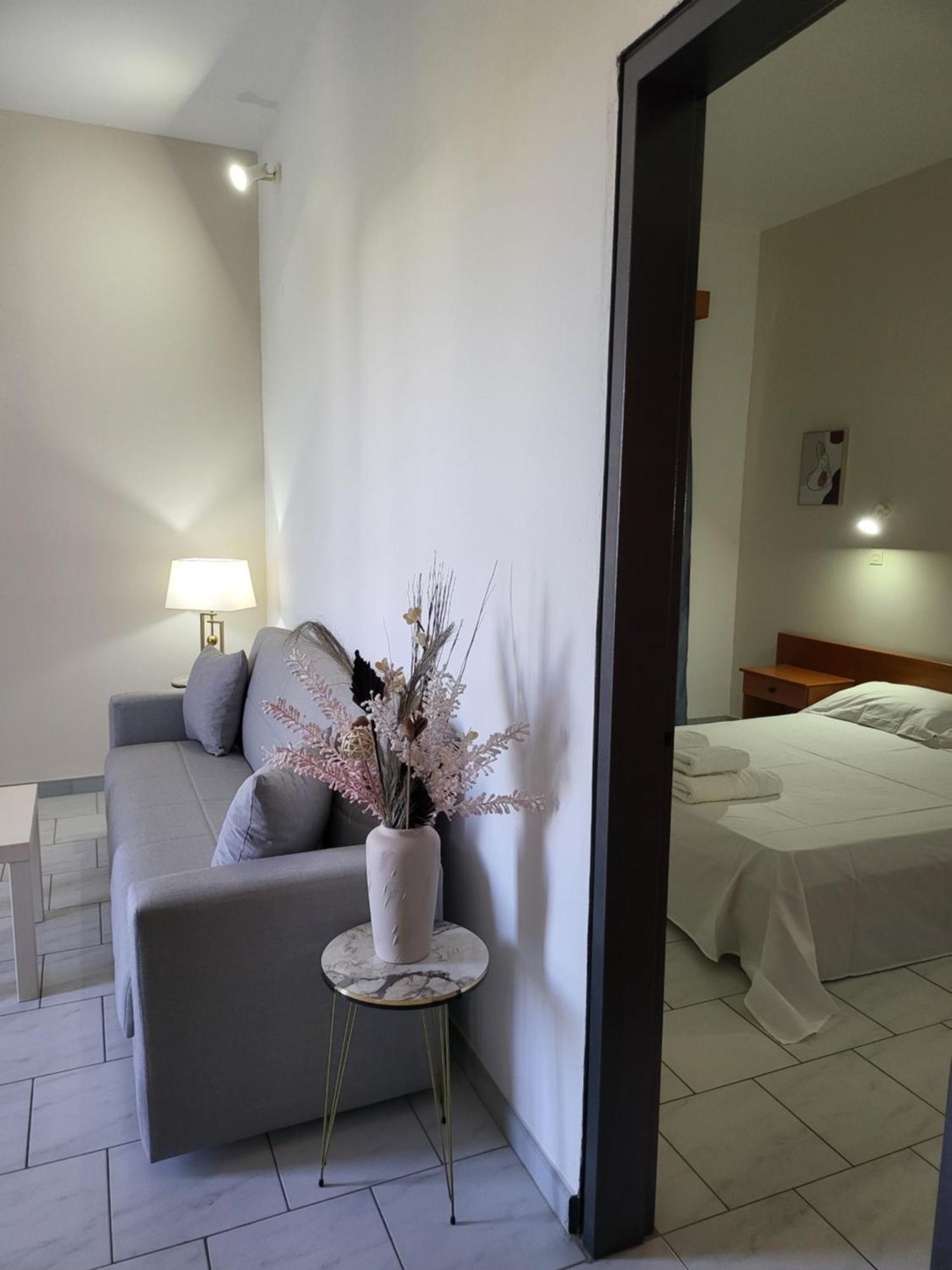 Pyrgos Hotel Apartments Кремасті Екстер'єр фото