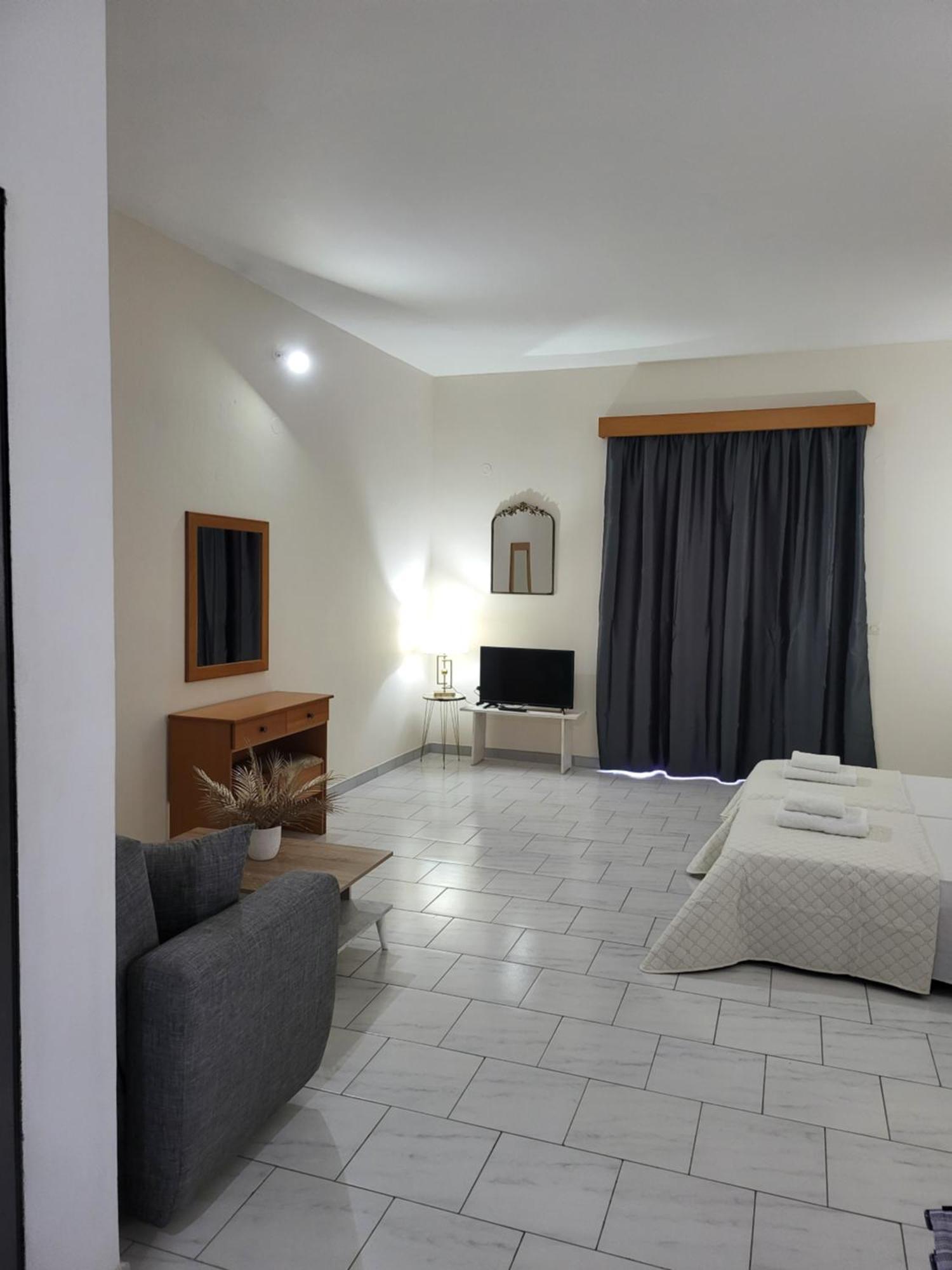Pyrgos Hotel Apartments Кремасті Екстер'єр фото