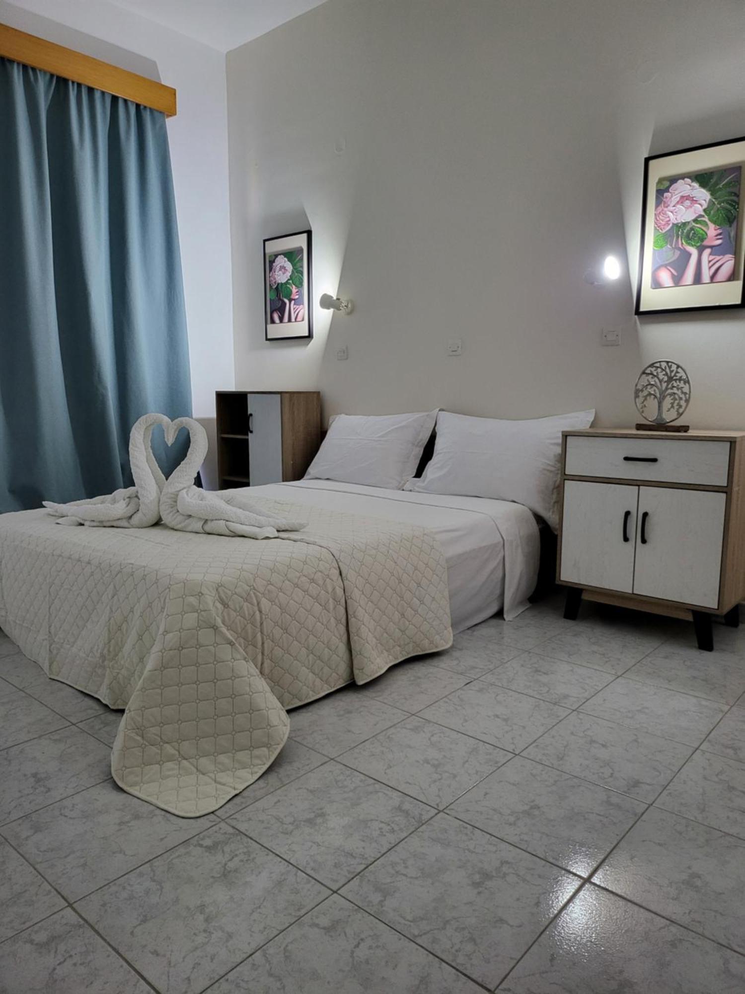 Pyrgos Hotel Apartments Кремасті Екстер'єр фото