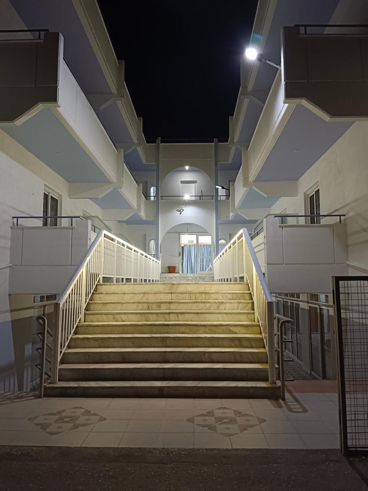 Pyrgos Hotel Apartments Кремасті Екстер'єр фото