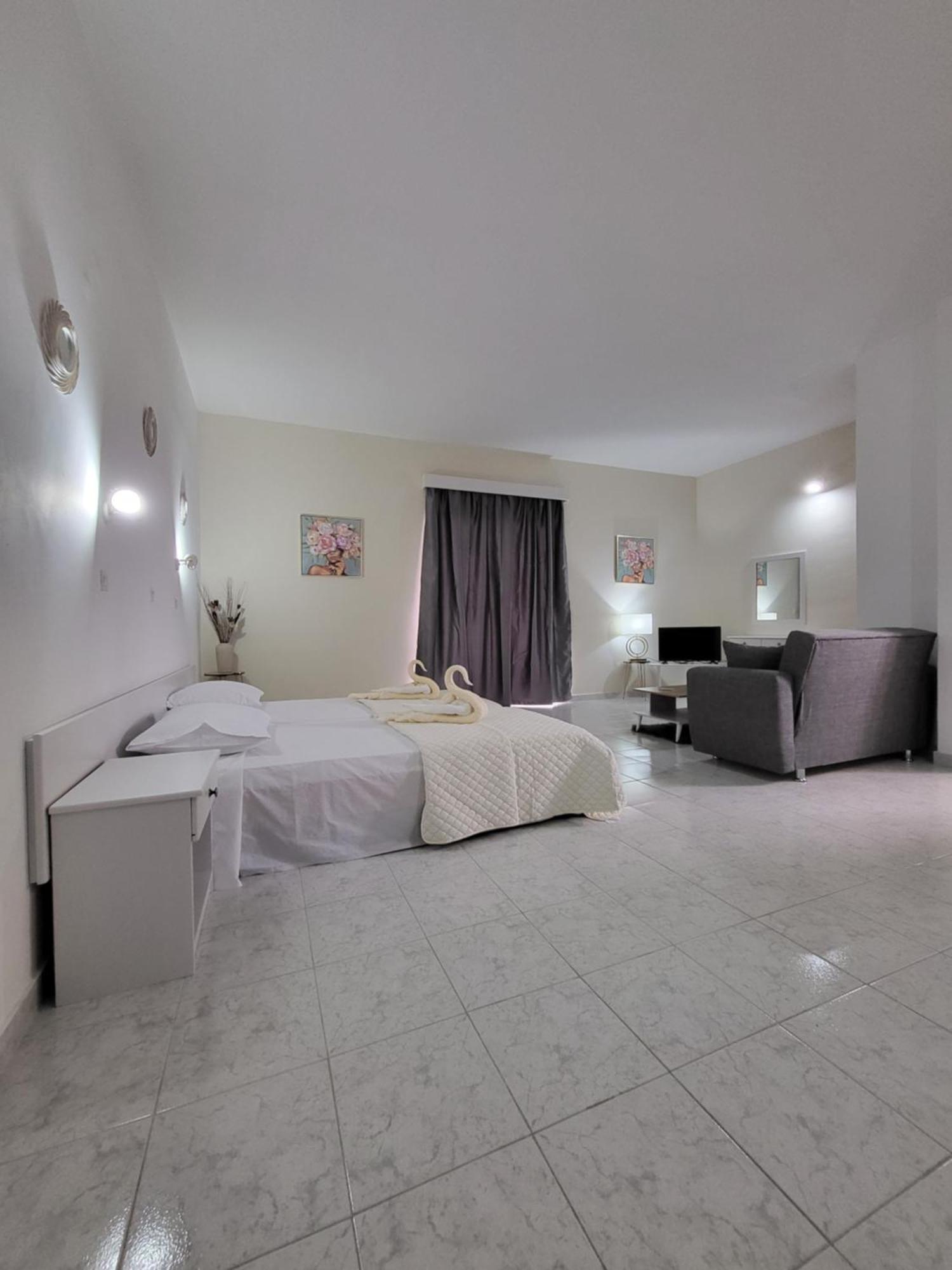 Pyrgos Hotel Apartments Кремасті Екстер'єр фото