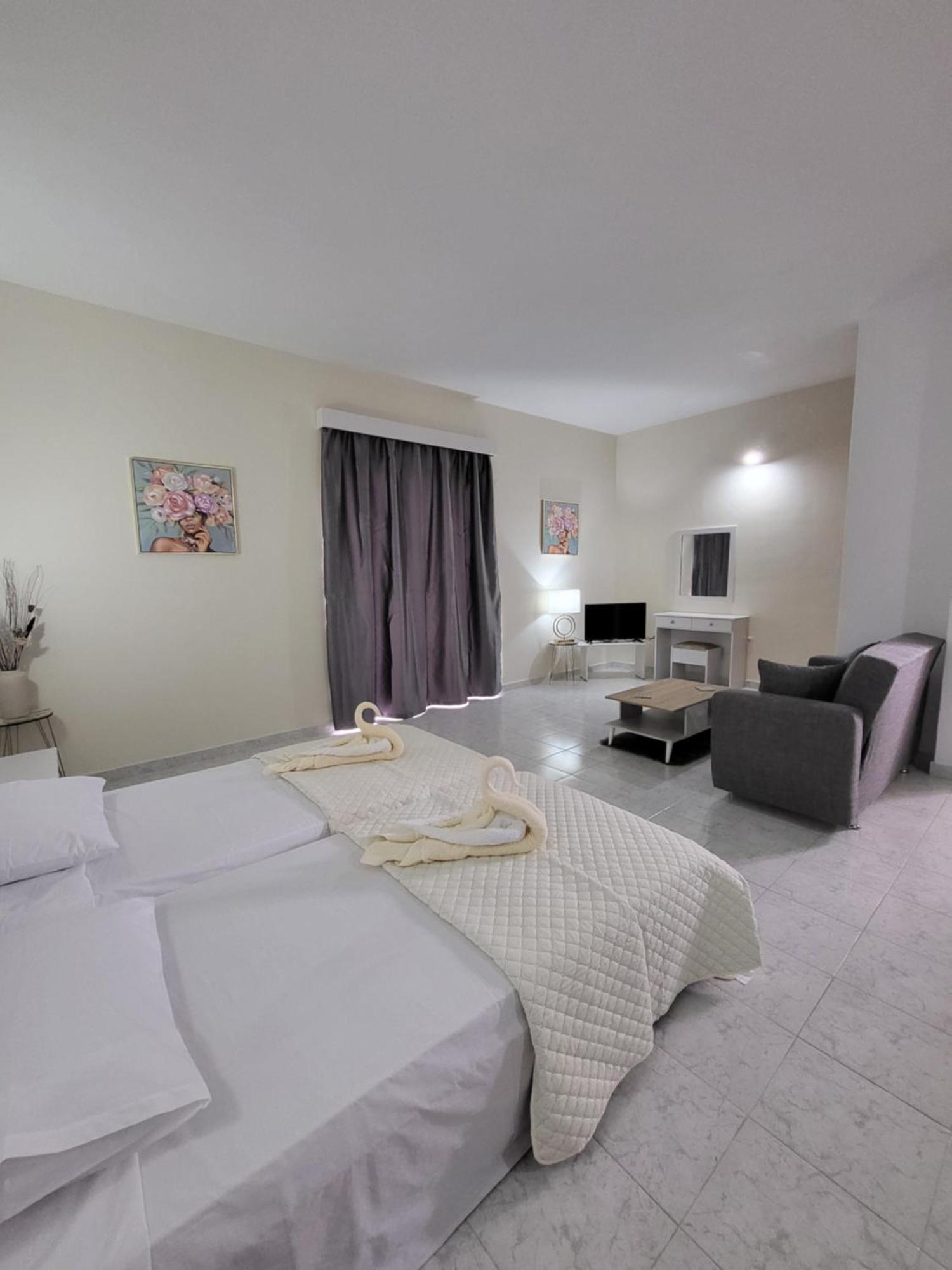 Pyrgos Hotel Apartments Кремасті Екстер'єр фото