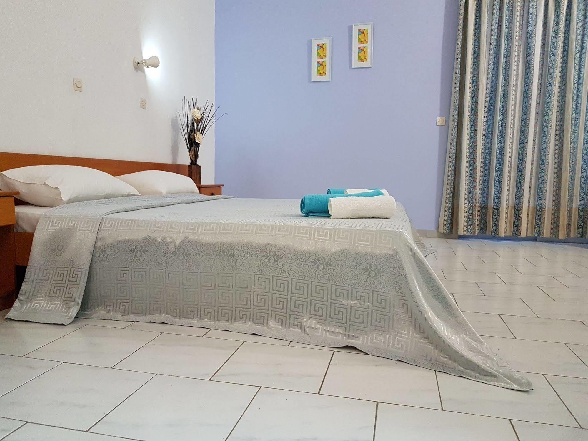 Pyrgos Hotel Apartments Кремасті Екстер'єр фото