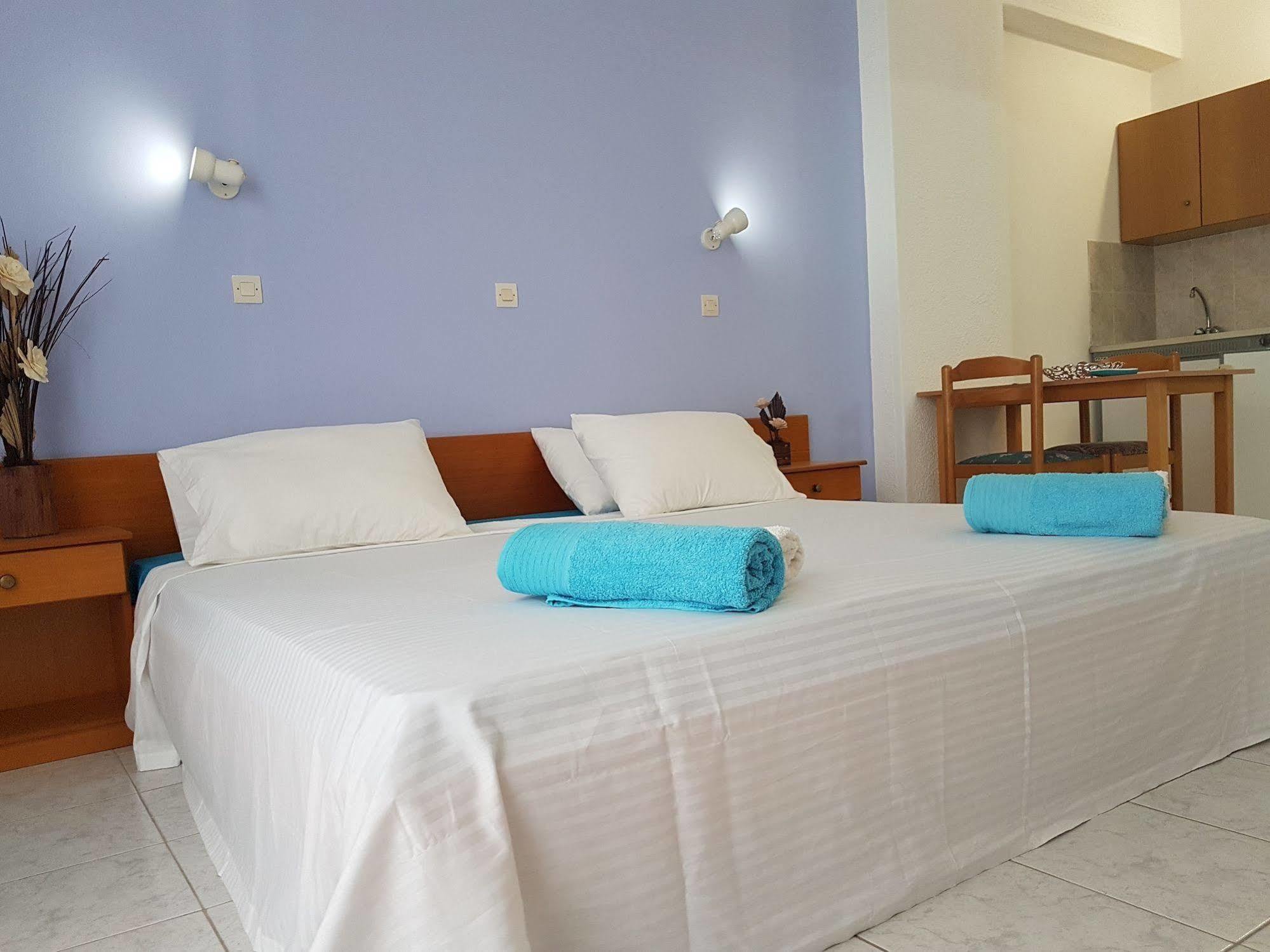 Pyrgos Hotel Apartments Кремасті Екстер'єр фото